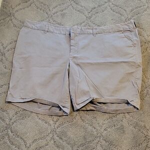 Old Navy Beige Women’s Bermuda Shorts